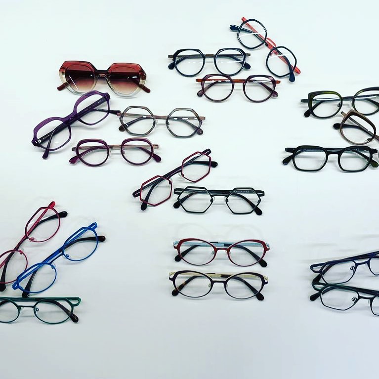 Nieuwe brillen van @binoche_eyewear 🤩 Nu in de winkel. 

#optiekkarine #dressyoureyes #heusdenzolder #opticien #optometrist #ikkoopbelgisch #ikkoopbinoche #binocheeyewear